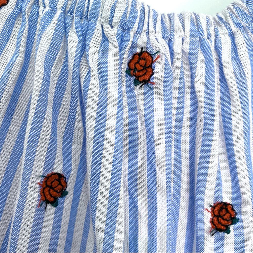 Olivaceous Crop Top BLOUSE Stripes Floral BLUE WHITE M - Picture 6 of 16